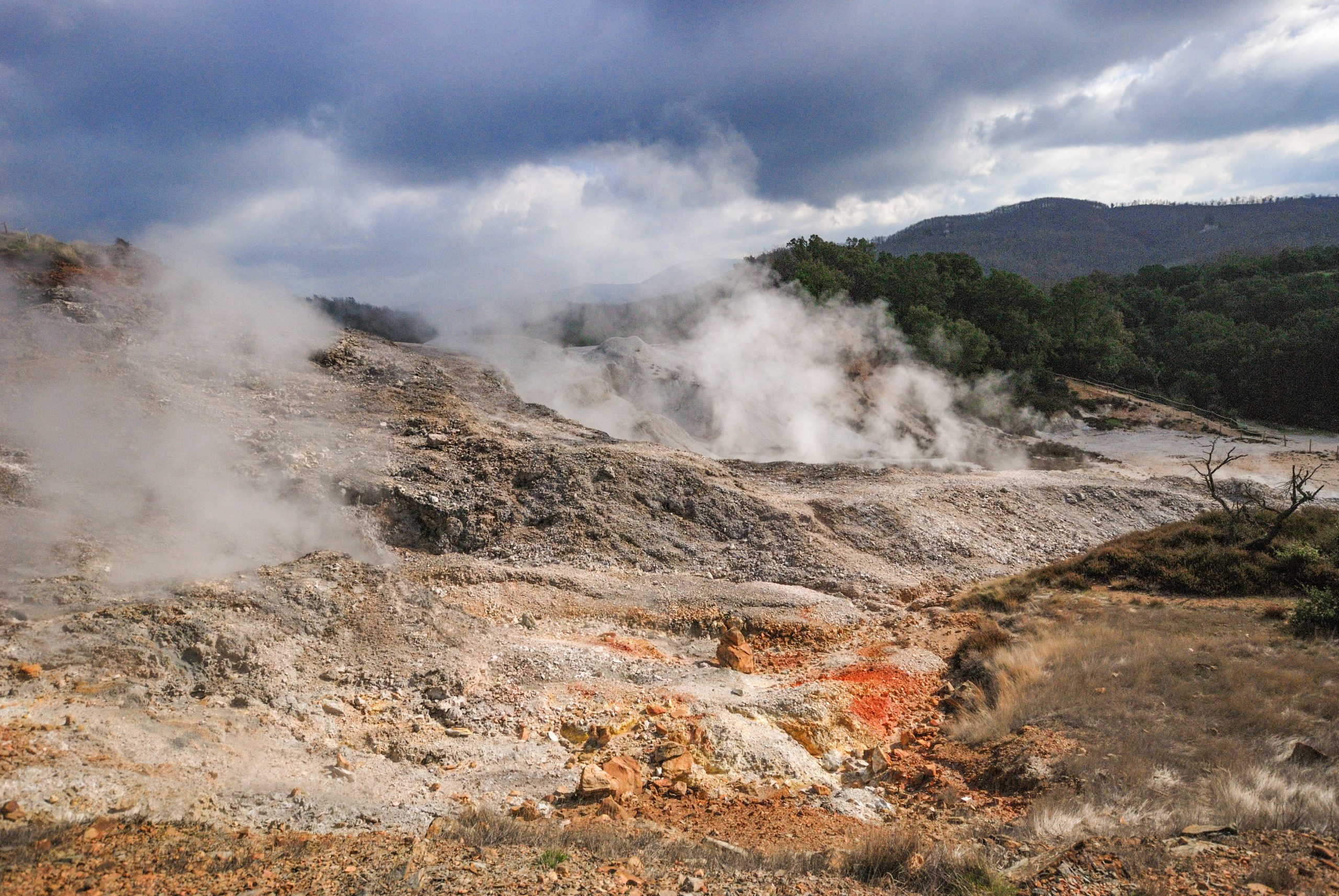 Parco geotermico delle Biancane fumarole Cam Viaggi