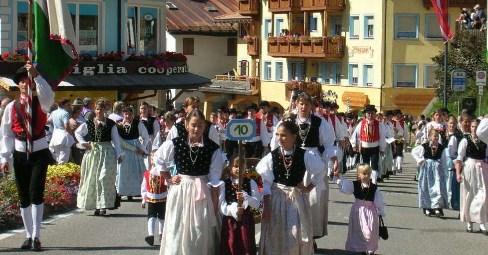 GRAN FESTA DA D'ISTA - CANAZEI RAGAZZE