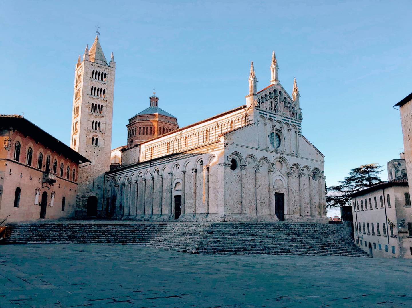 I GEYSERS DELLA VALLE DEL DIAVOLO  CAM VIAGGIMassa Marittima CATTEDRALE