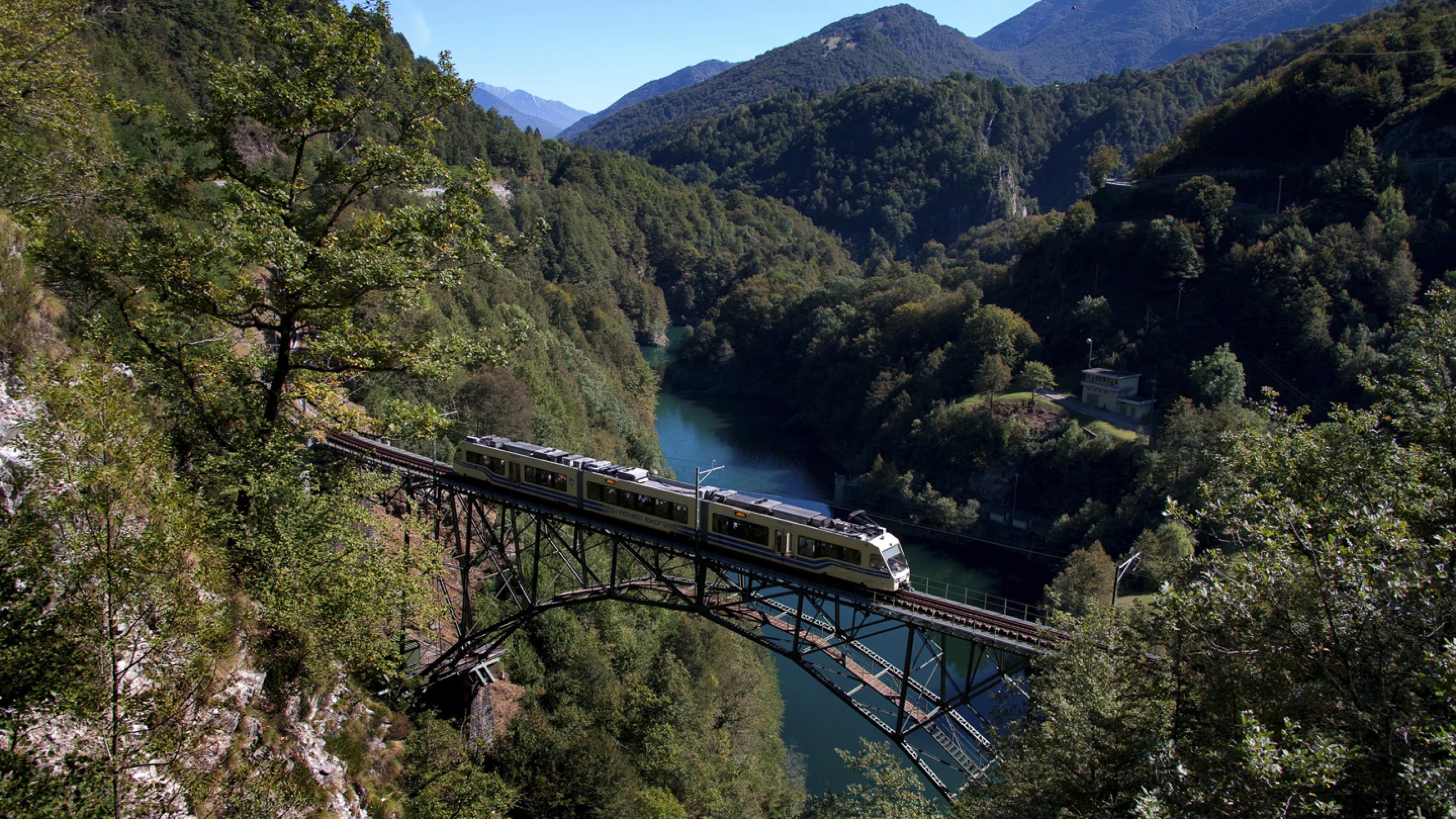 LAGO D ORTA E IL TRENINO DELLE CENTO VALLI FULVIA TOUR