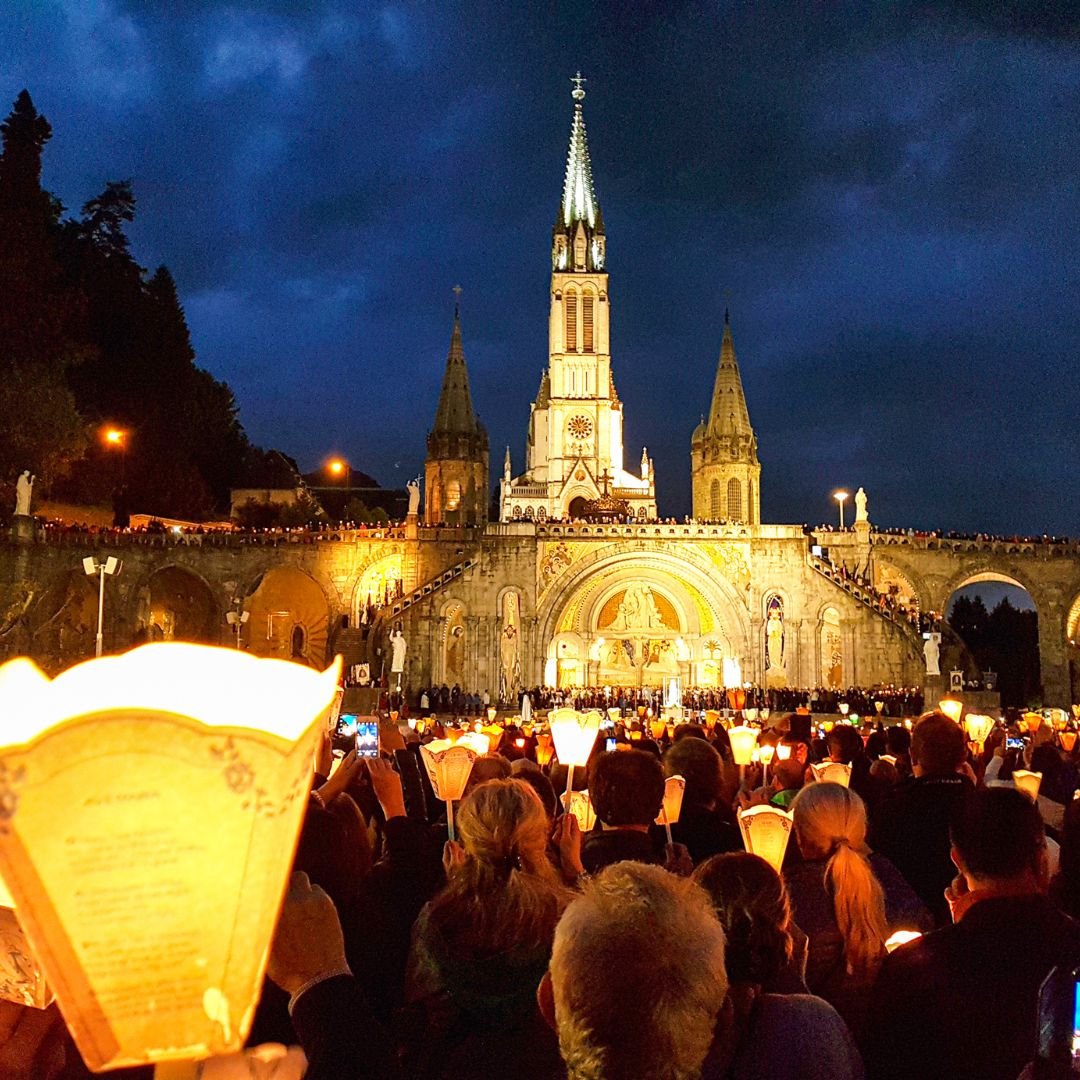 _LOURDES di notte