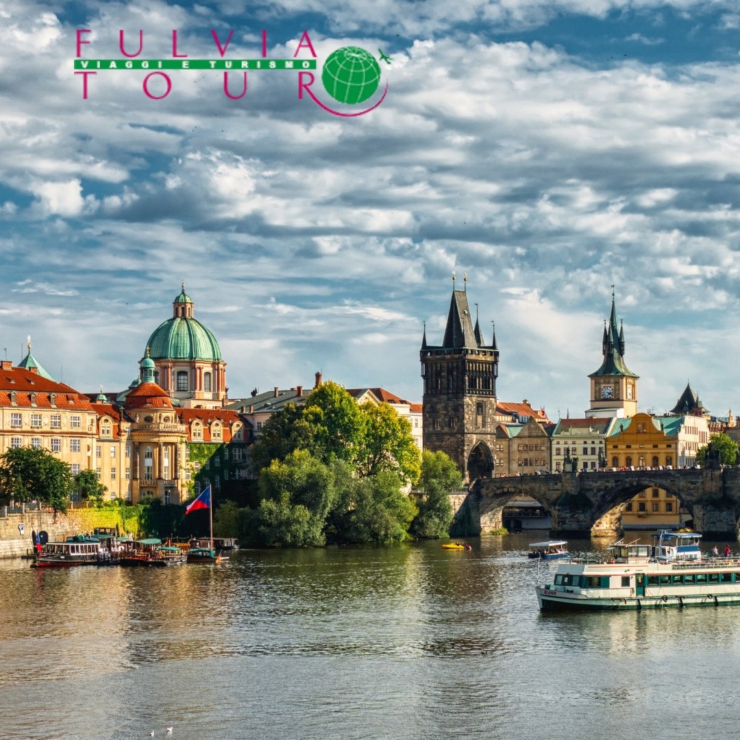 Praga sul fiume Moldava Ponte Carlo