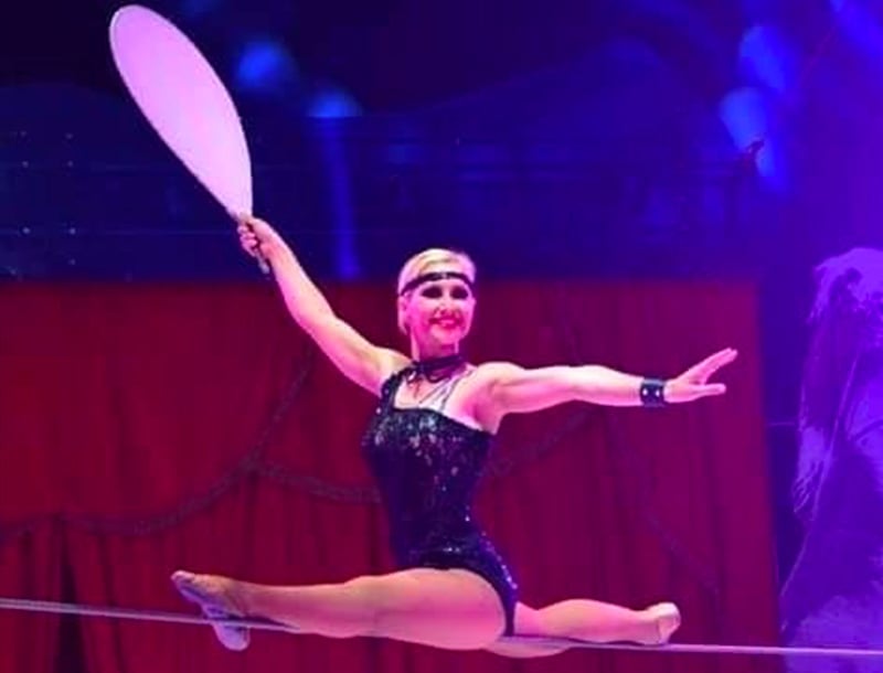 equilibrista-circo-niuman equilibrista-circo-niuman